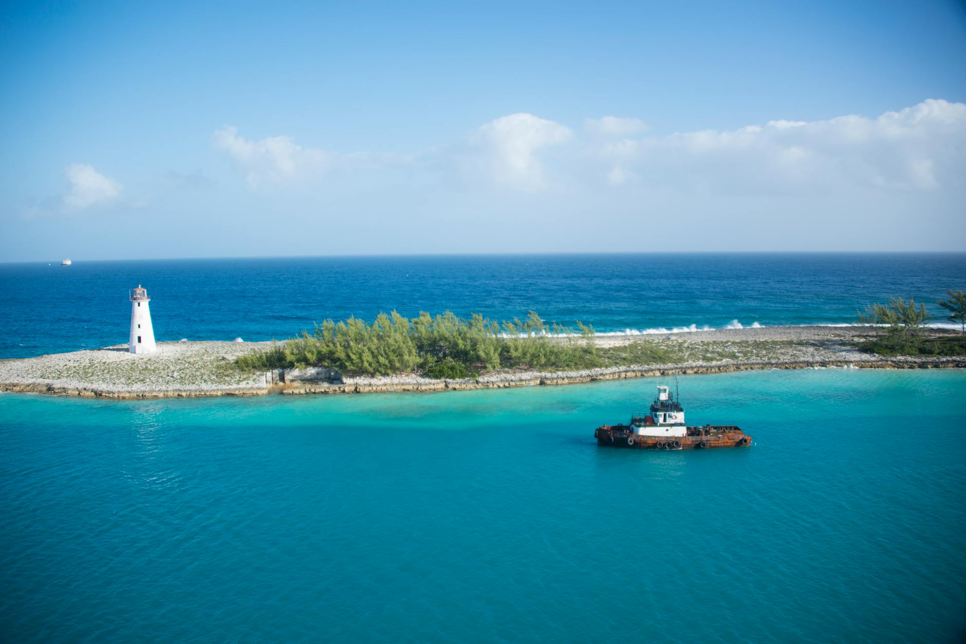 Bahamas tranquil beach